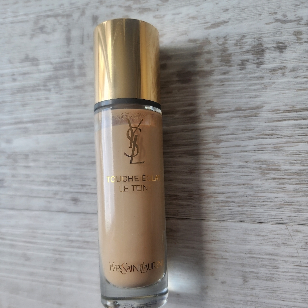 YSL touche eclat foundation